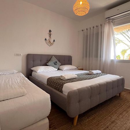 King Of The Dead Sea By Crown Neve Zohar Exterior foto