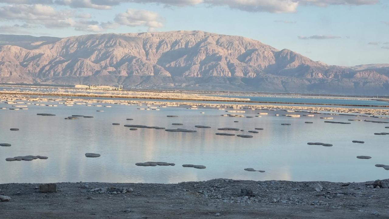 King Of The Dead Sea By Crown Neve Zohar Exterior foto